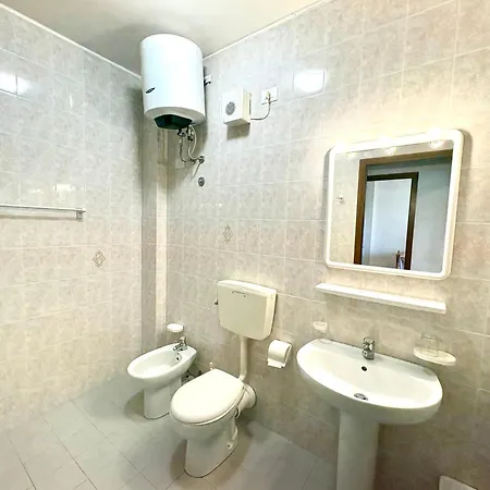 Costa Del Sol 펜션 *